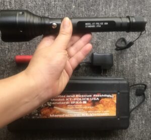 Đèn pin siêu sáng IPX4